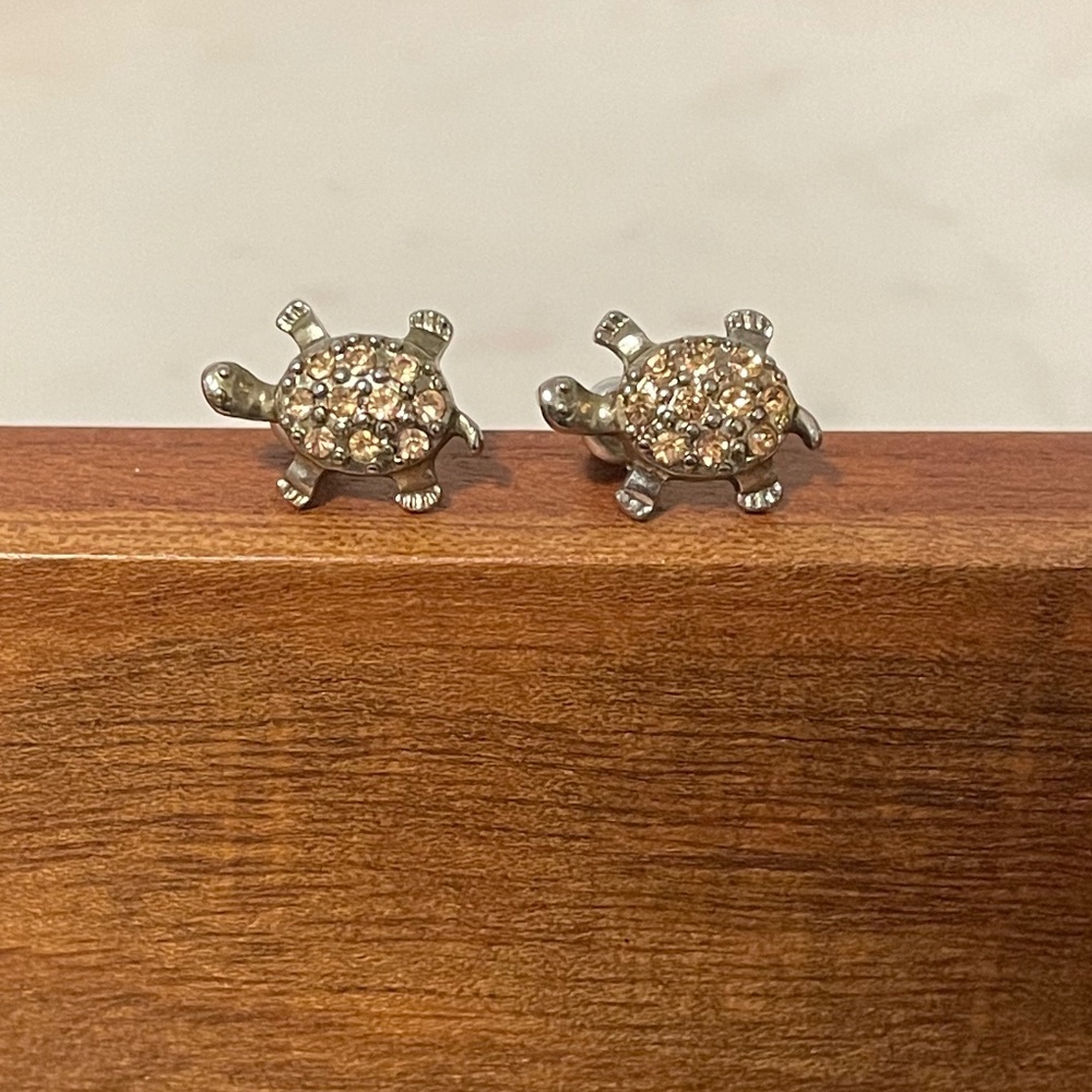 5 for $20: Lauren Conrad sparkle turtle stud earrings